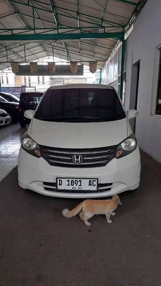 DP 19 JT Honda Freed E 1.5 PSD At 2012 Putih Mulus
