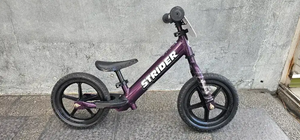 STRIDER + HELM.. Jual Bundling STRIDER&HELM pushbike anak