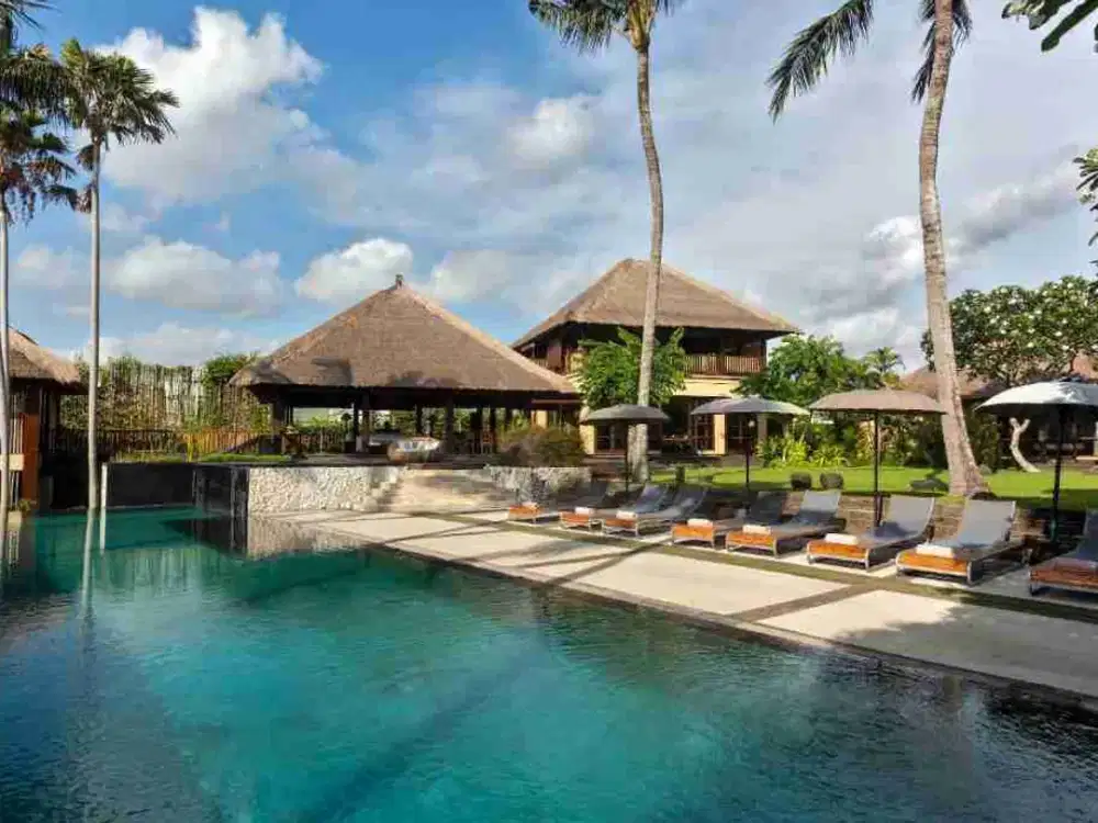 Luxury Beachfront Pererenan Villa With Direct Access To The Canggu Beach