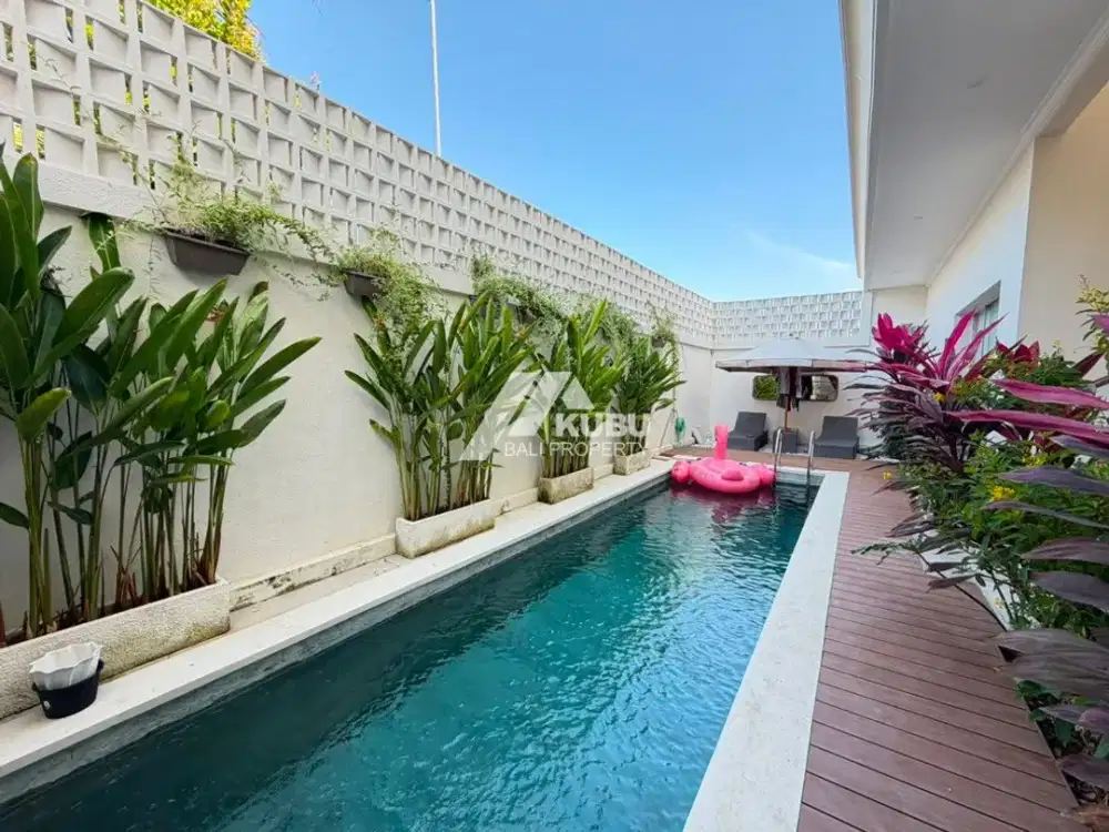 KBP1691 Charming villa featuring a modern minimalist design located on area complex.