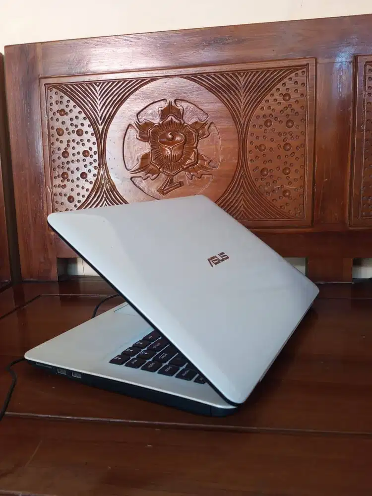 Ready Laptop ASUS A455L  Prosesor Intel Core i3 Ram 4 GB SSD 128 GB HD