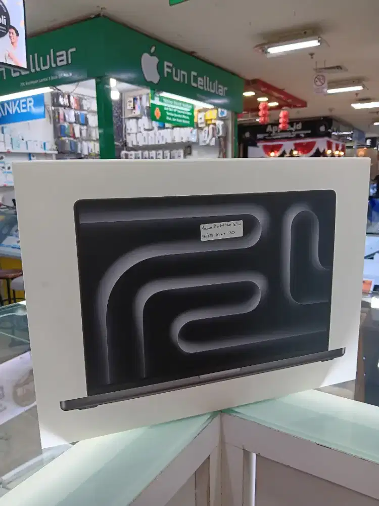 Kredit-TT Macbook Pro M4 Max 36/1TB Proses Singkat.