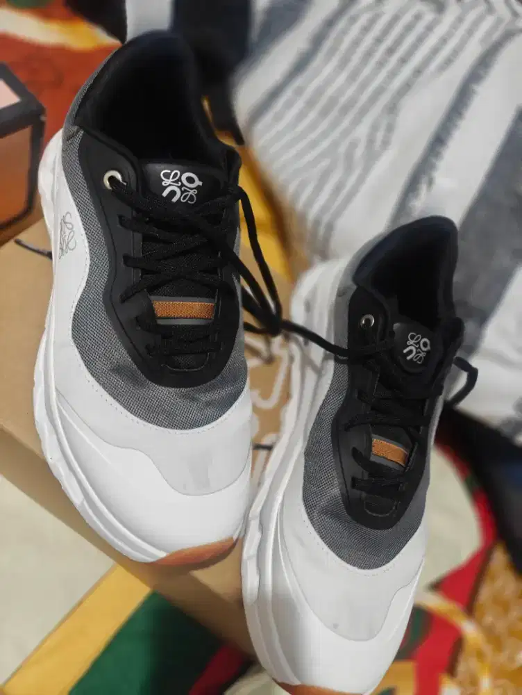 DIJUAL SEPATU ONCLOUD LOEWE  UKURAN 43