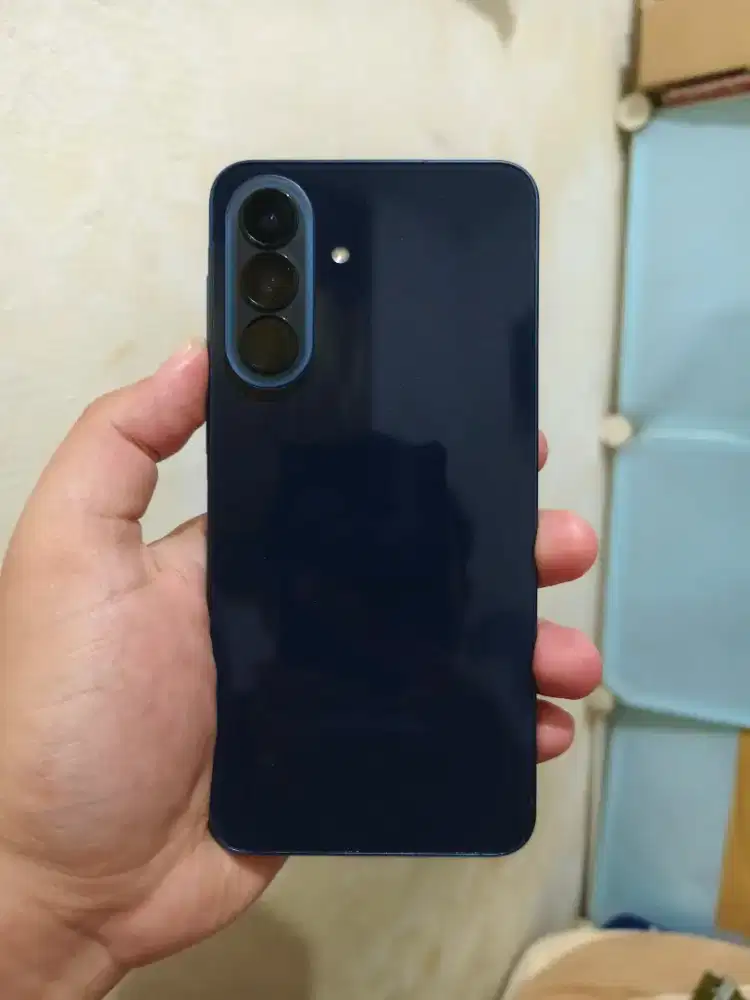 Samsung a57 8/256 garansi 2 tahun like new harga nett pas