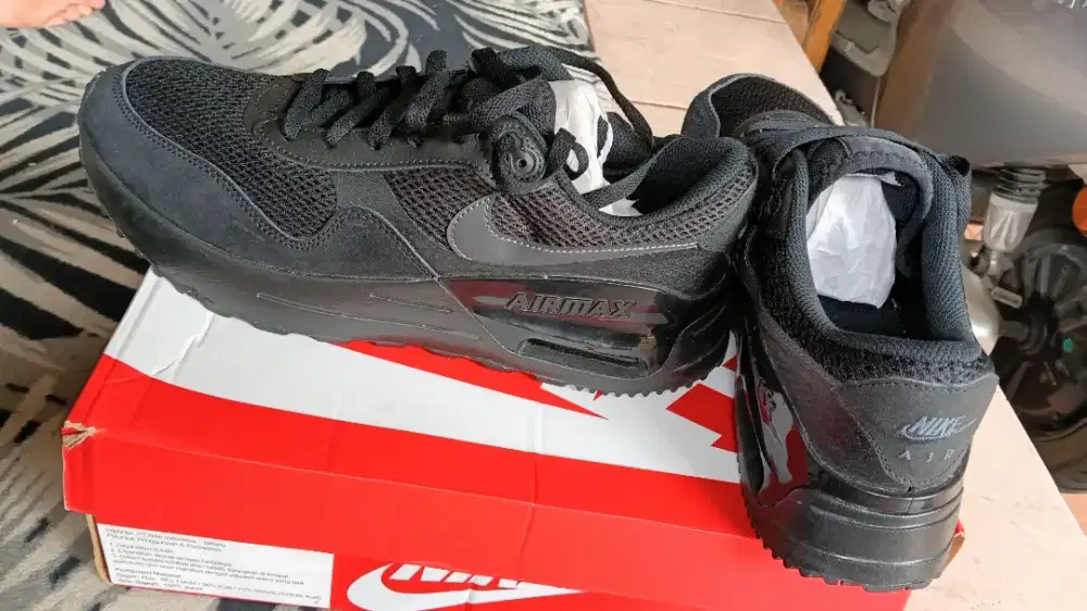 Sepatu NIKE AIR BLACK
