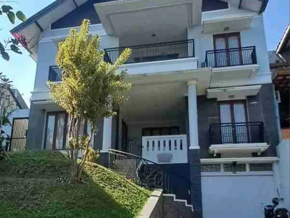 rumah bagus resort Dago pakar furnished kolam renang view bandung utara
