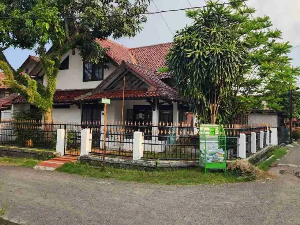 Rumah lama terawat sayap Turangga Buahbatu