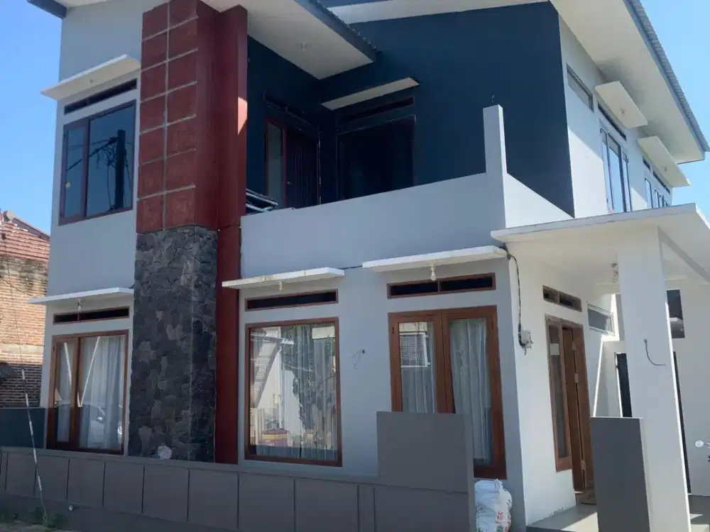 BU Dijual rumah mewah Siap Huni  di Kanigoro Blitar.