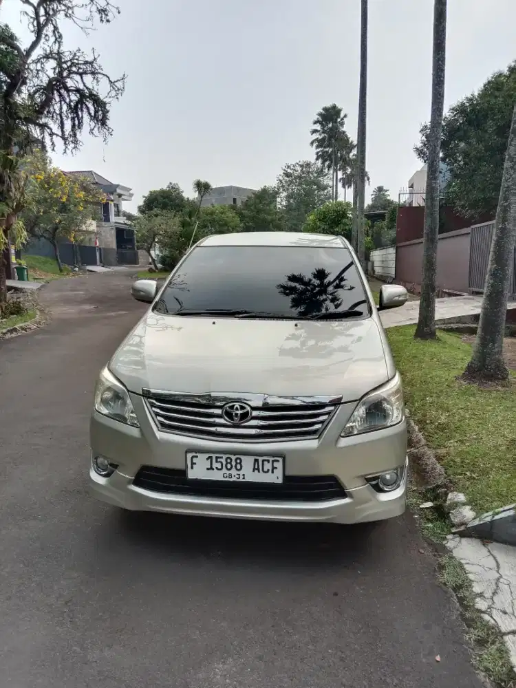 Toyota Innova G Luxury  A/T 2012