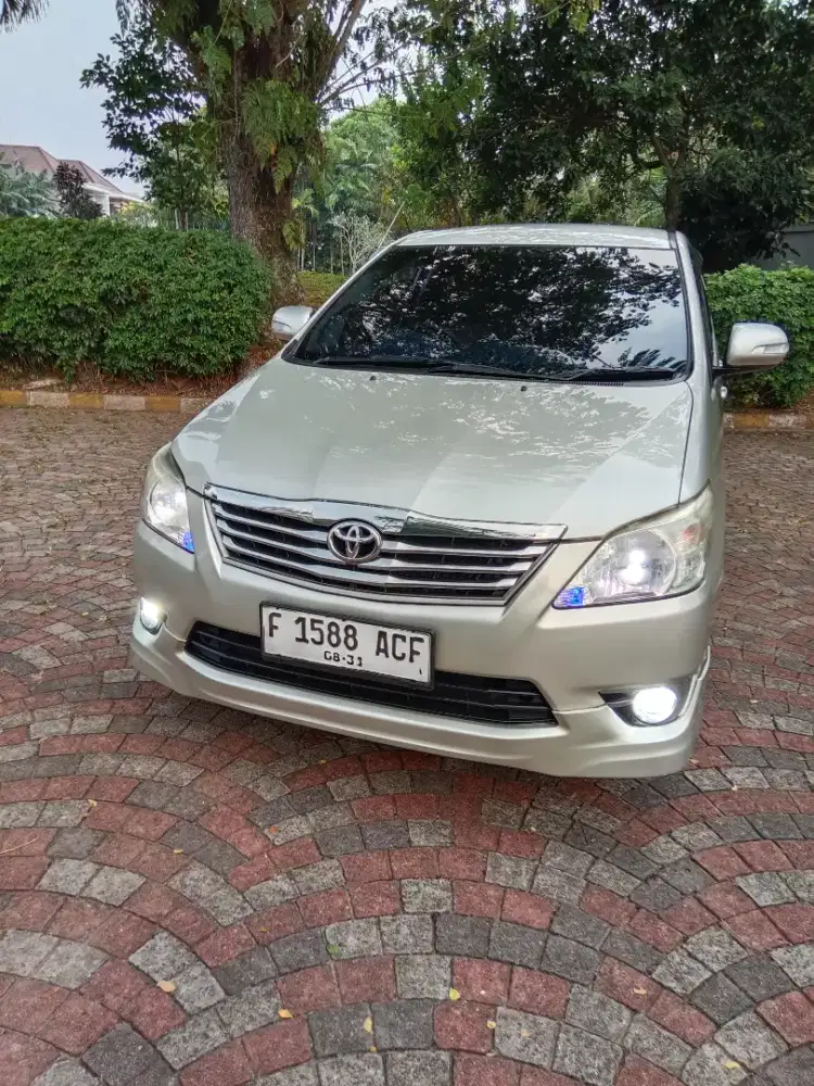 Toyota Innova G Luxury  A/T 2012