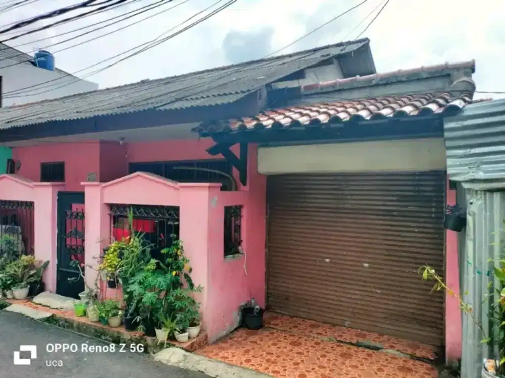 Dijual rumah di cilnagkap jakarta timur