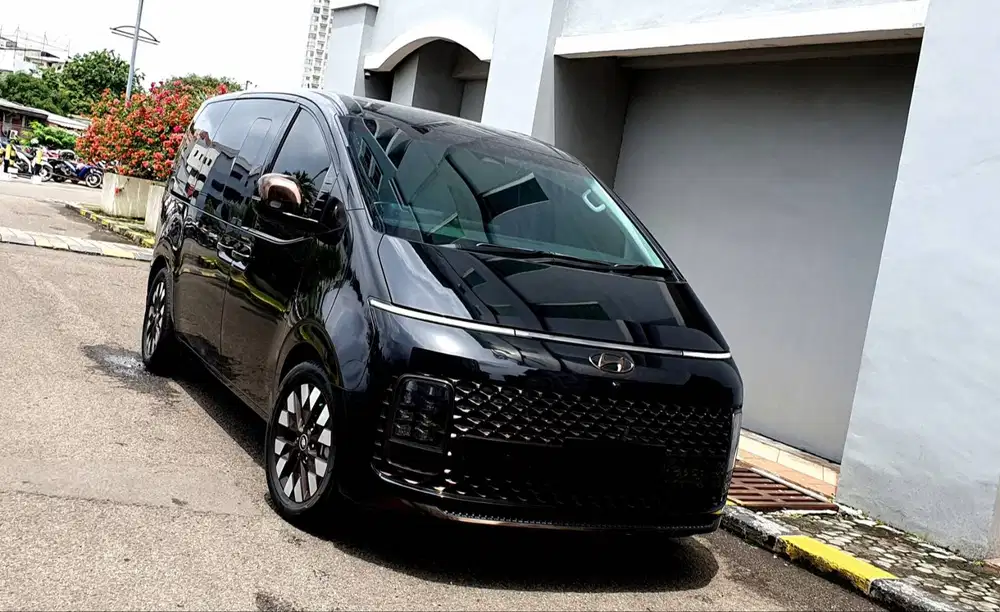 [ GARANSI 5THN LOW KM ] Hyundai Staria Signature 7 Seat 2020/2021/2022