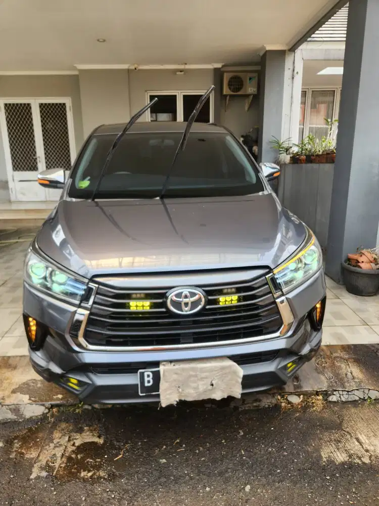 Innova Venturer 2022 AT Bensin