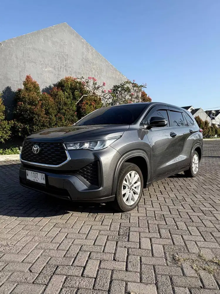 Toyota Zenix V 2022. Orisinil Istimewa