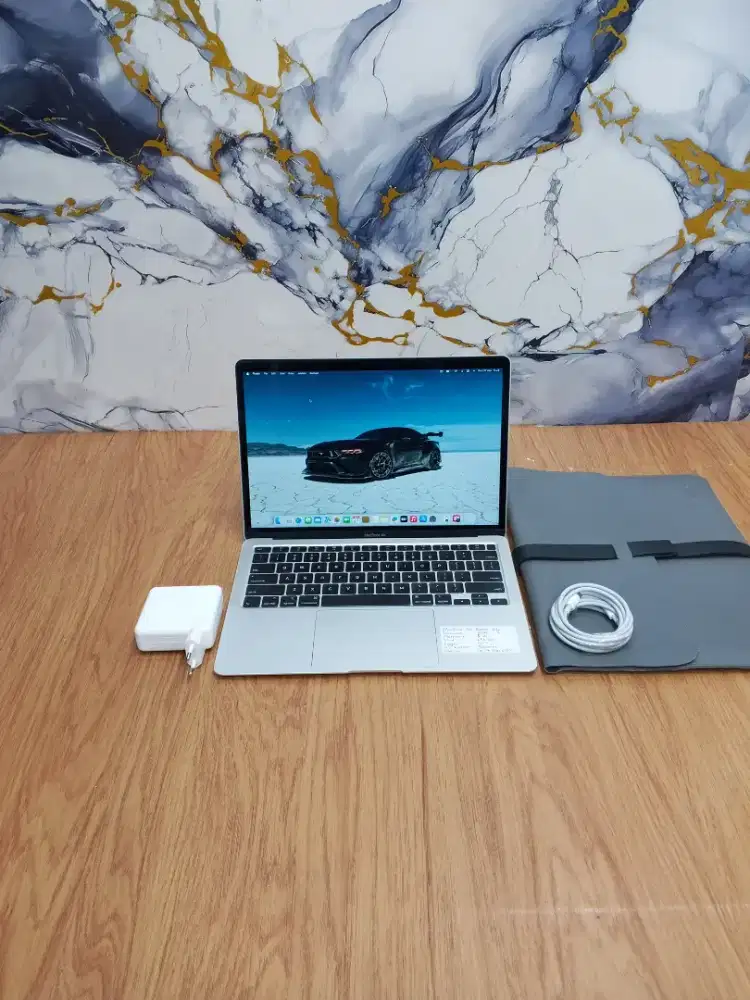 Jual Cepat!! Macbook Air Retina 13 2020 Core i5, RAM 8 GB, SSD 256 GB