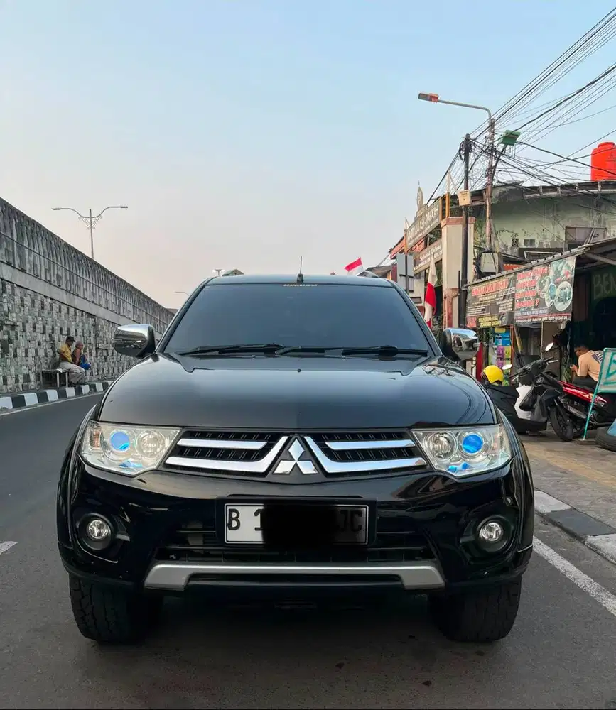BU Pajero Sport Exceed 4x2 AT Diesel 2014 Full Terawat KM 152rb Hitam