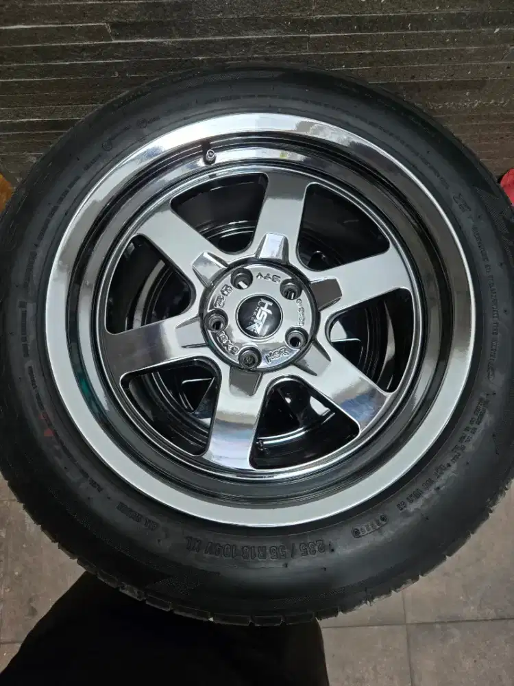 Velg blackchrome ring 18 dan ban baru 1 bulan