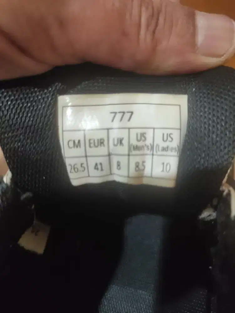 Yonex 777 original badminton shoes