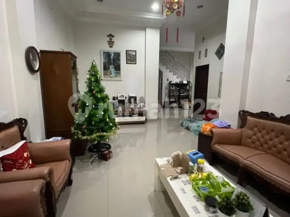 Rumah 2 Lantai Tanjung Duren Jakbar - 4 KT, Siap Huni