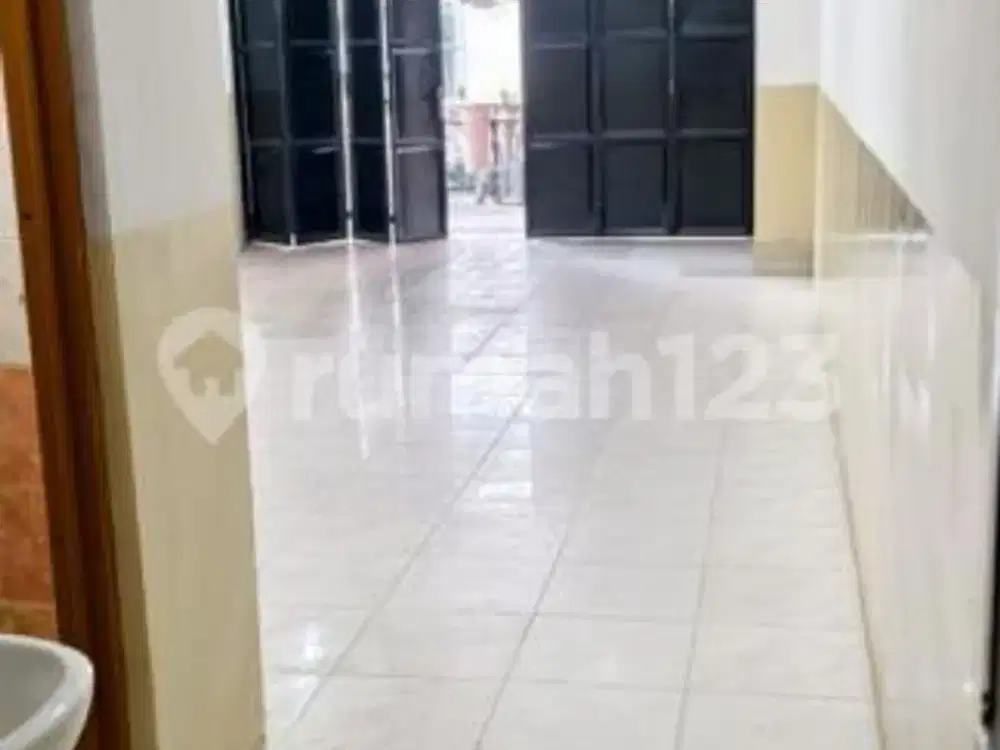 Disewakan Ruko Pinggir Jalan Utama 1 Lantai Tg Duren