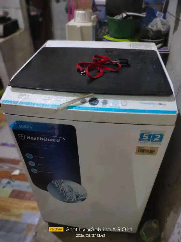 Mesin cuci Midea 1 tabung kpsitas besar no minus msh ada garansi .