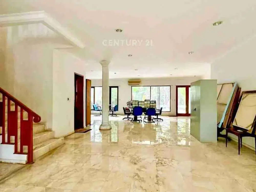 Rumah berlantai 2, tenang, luas dan asri