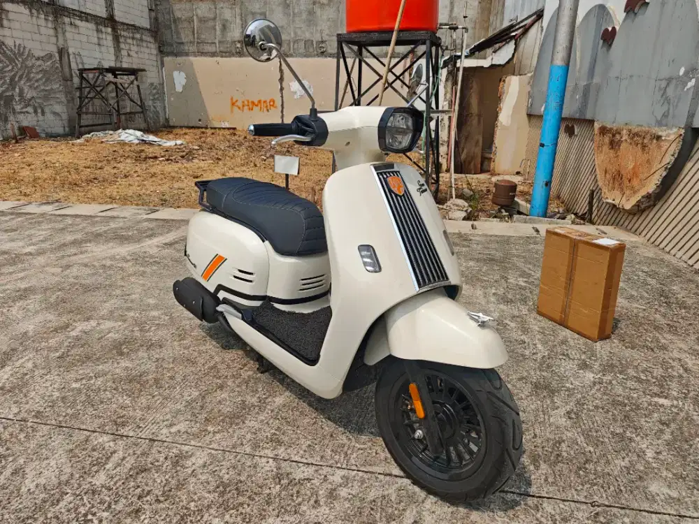 Bs Kredit/TT Royal Alloy Gran Turismo GT 150 Primavera Sprint Scomadi