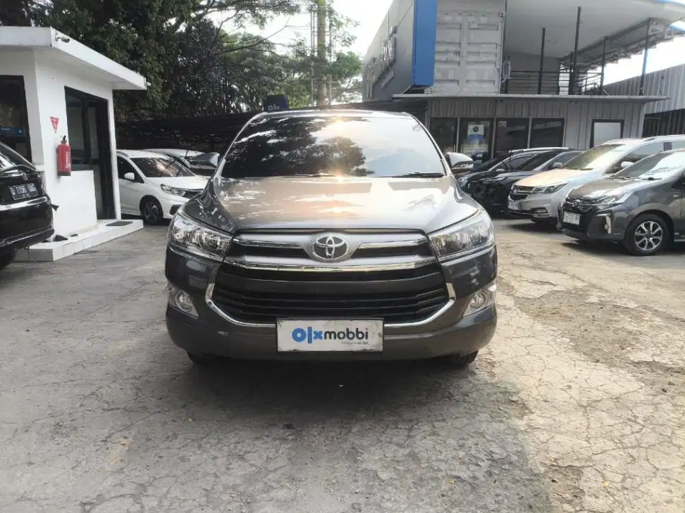 LOW DP Toyota Kijang Innova 2.0 V Bensin-AT 2017 UIV
