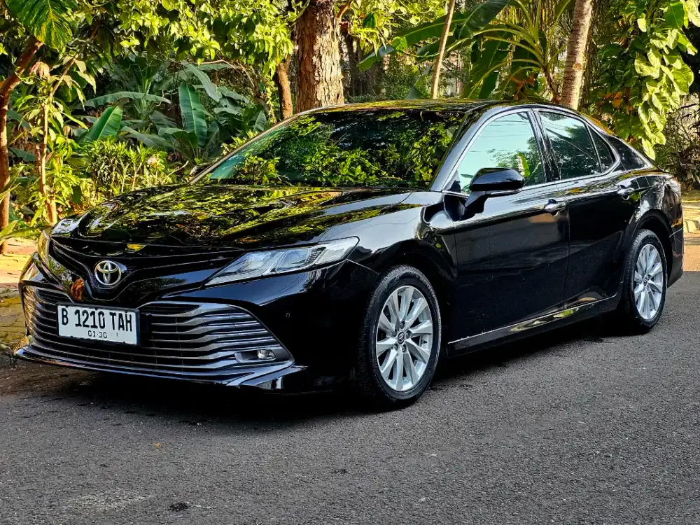 Camry V 2019 km70rb pemakaian 2020