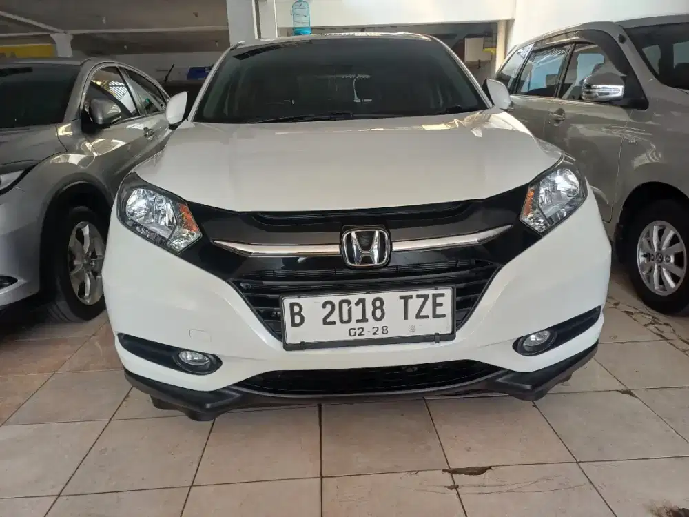 Honda hrv e 1.5 metic 2018 putih