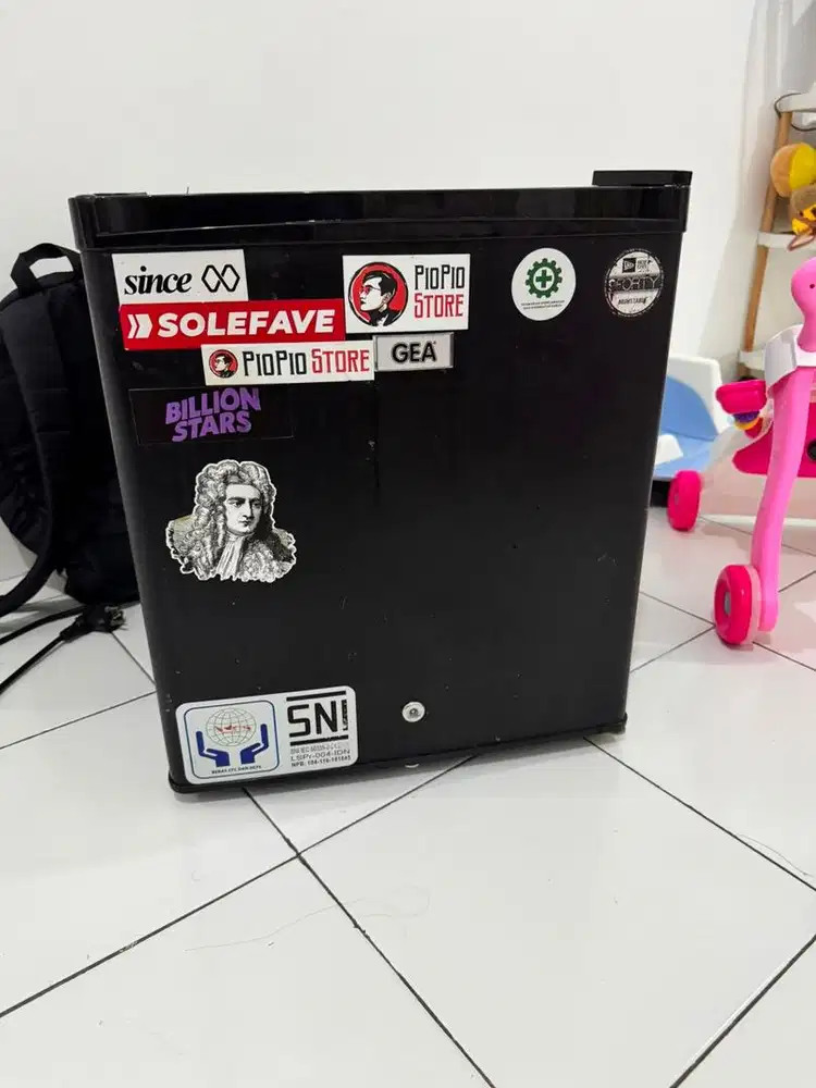 Kulkas mini super dingin dan cepat beku