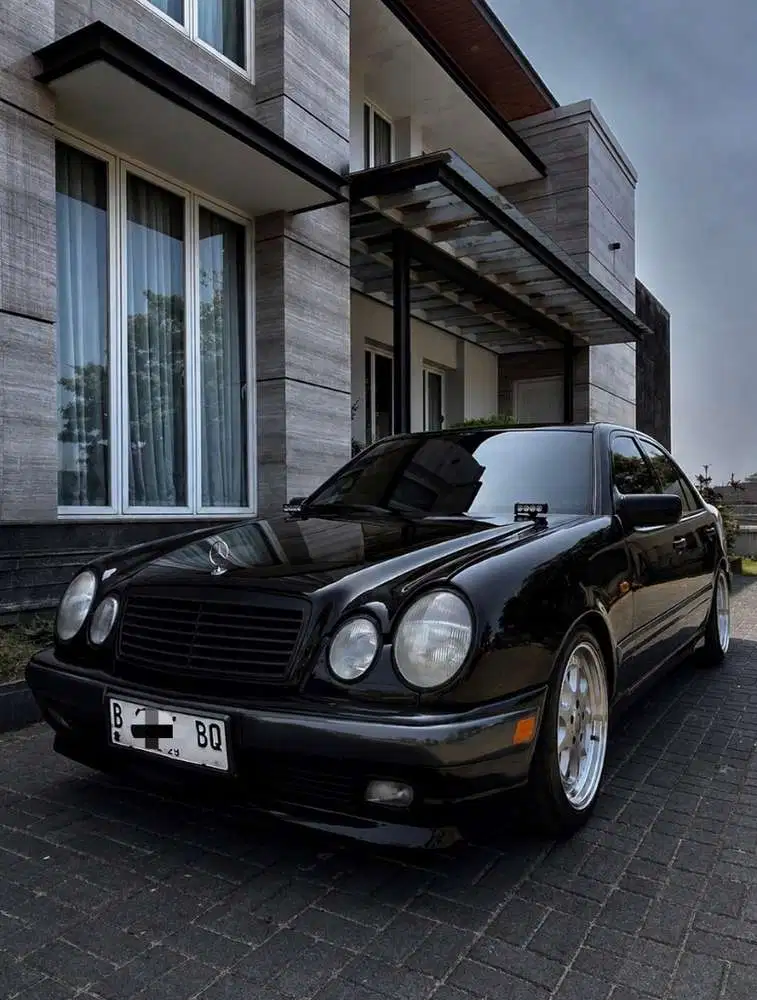 Mercedes-Benz E230 1998 Bensin
