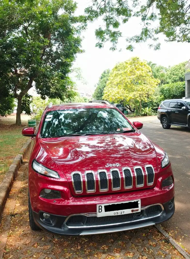 Jual cepat JEEP SUV Cherokee Ltd 4x4 NIK 2015 pakai 2022 odo km 42K