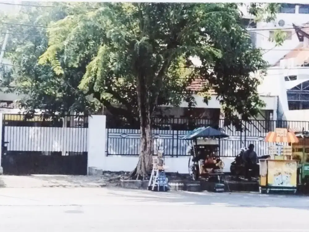 Rumah Second Pusat Kota Jalan Karangmenjangan Area Niaga, Cocok Untuk Kantor, Klinik