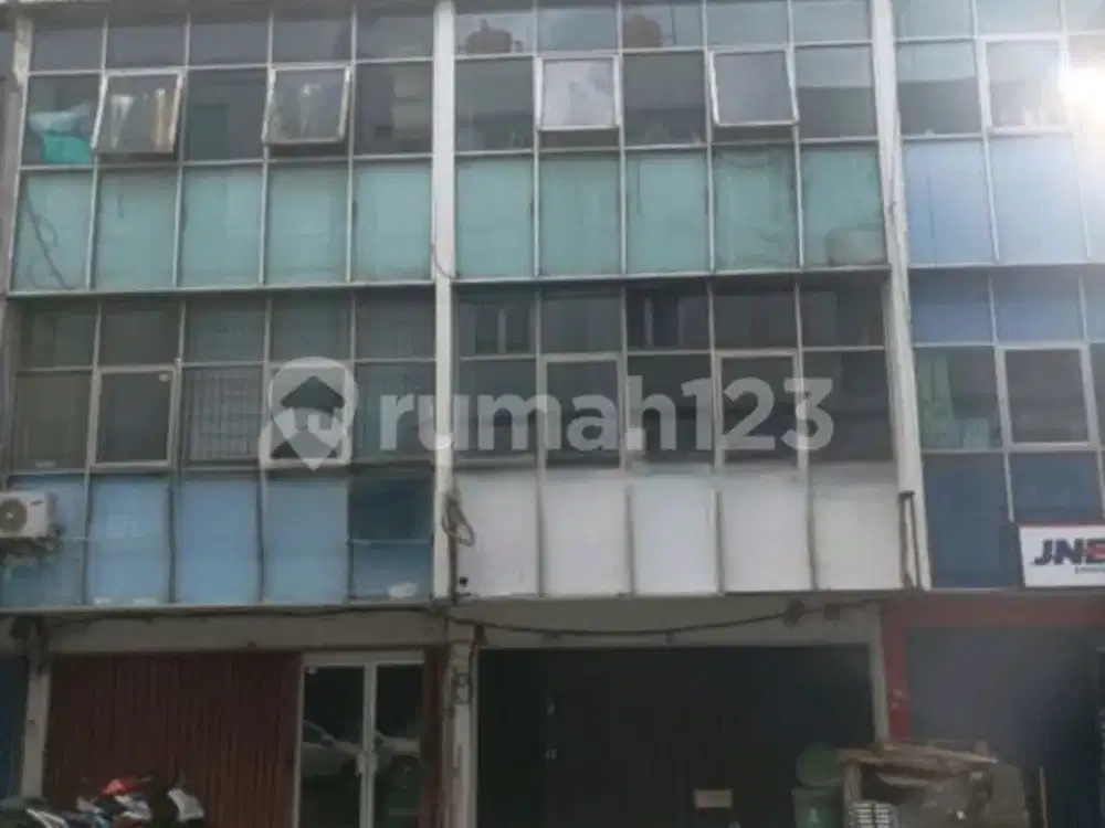 Disewakan Ruko di Kawasan Ruko Perkantoran Siap Huni dengan Kondisi Baru Direnovasi