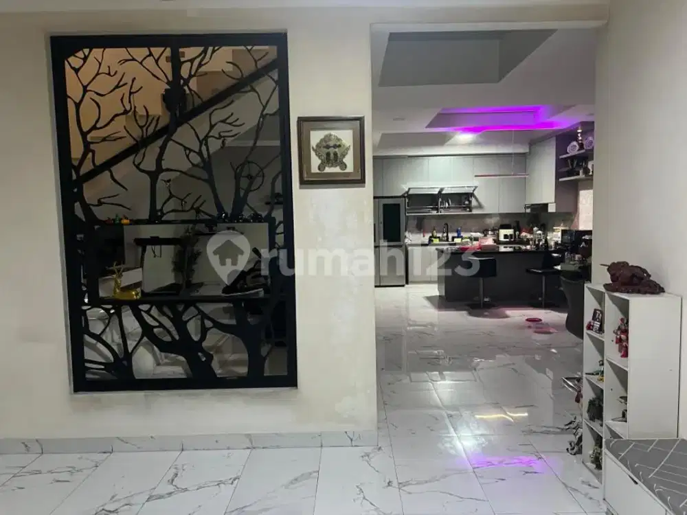 Dijual Rumah Siap Huni di Duri Kepa (Double Way) Lebar Jalan 5 Meter untuk 1 Arah