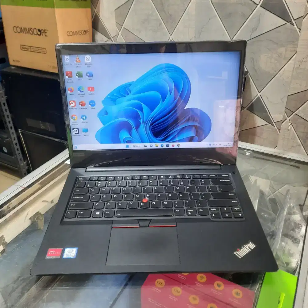 Thinkpad E480, Core i7 Gen 8, VGA 2GB, RAM 8GB, SSD 256GB, 14 inch FHD