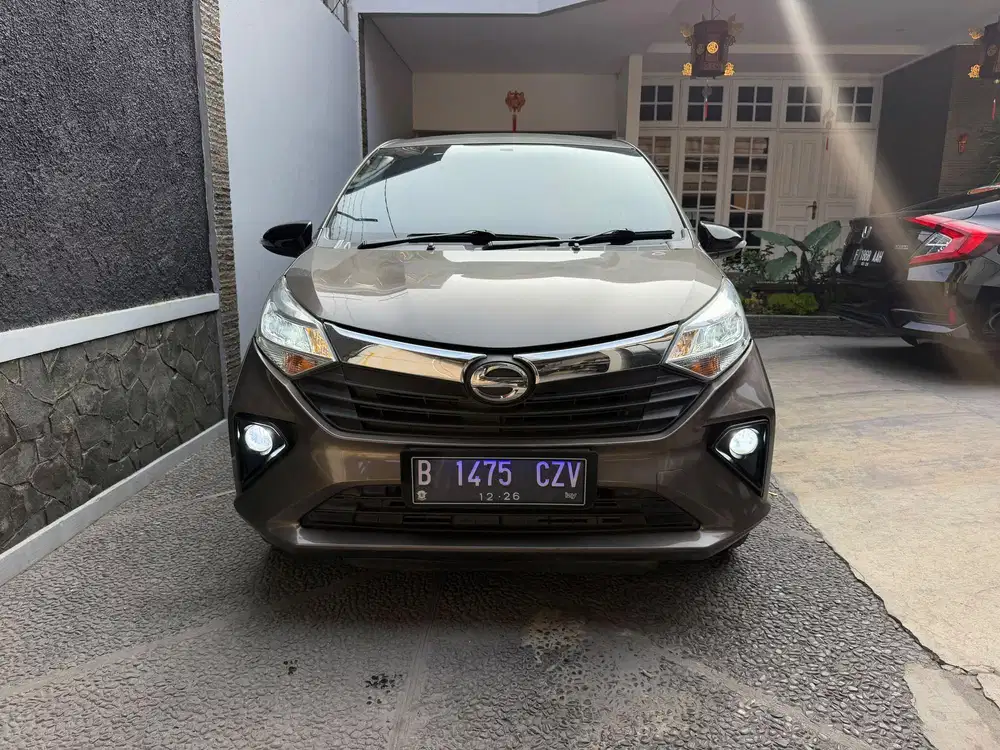 Daihatsu Sigra 1.2 R AT MATIC CVT ABU-Abu Grey kondisi BAGUS