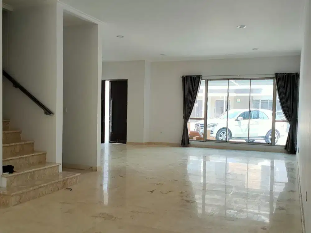 Disewakan cepat rumah golf island type palm unit langka belakang rapi