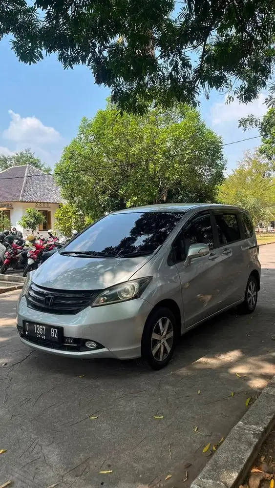 JUAL HONDA FREED PSD 2011