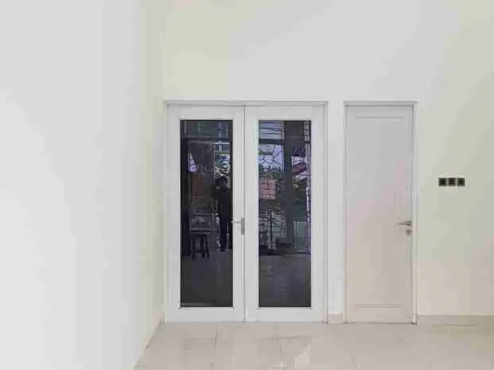 dijual rumah taman semanan indah