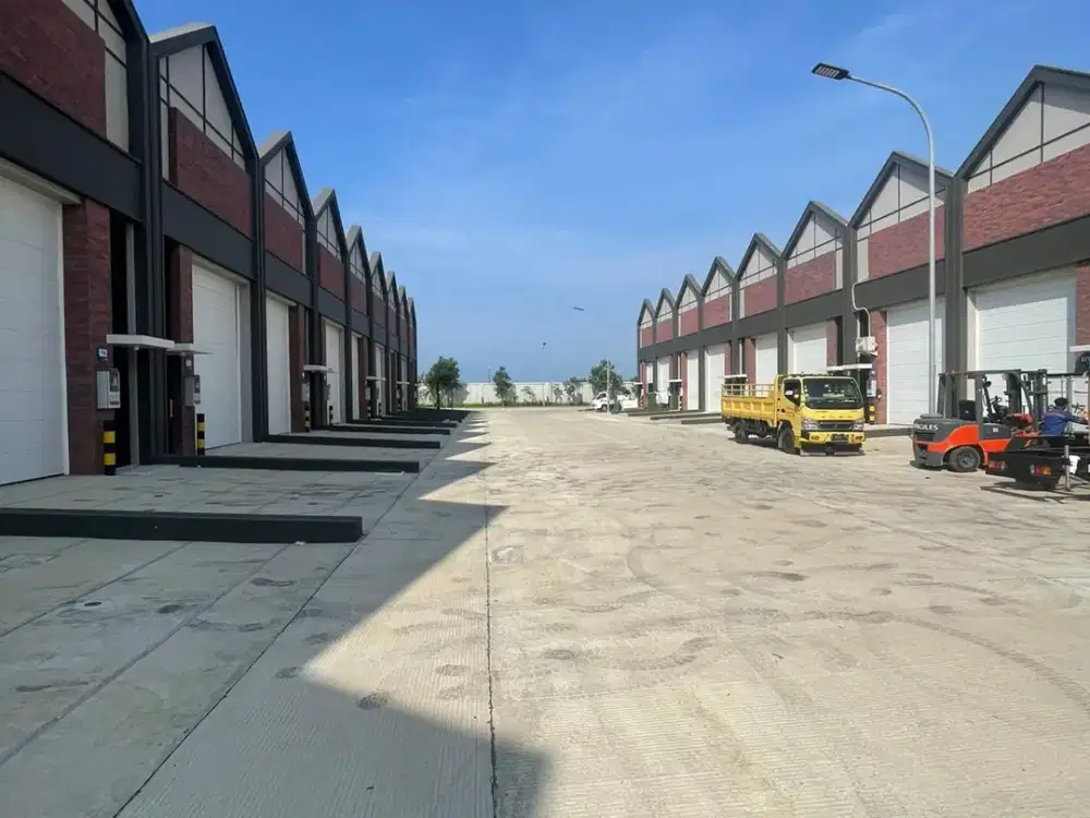 Dijual cepat murah gudang bizzpark pik2 bangunan 1 lantai plong