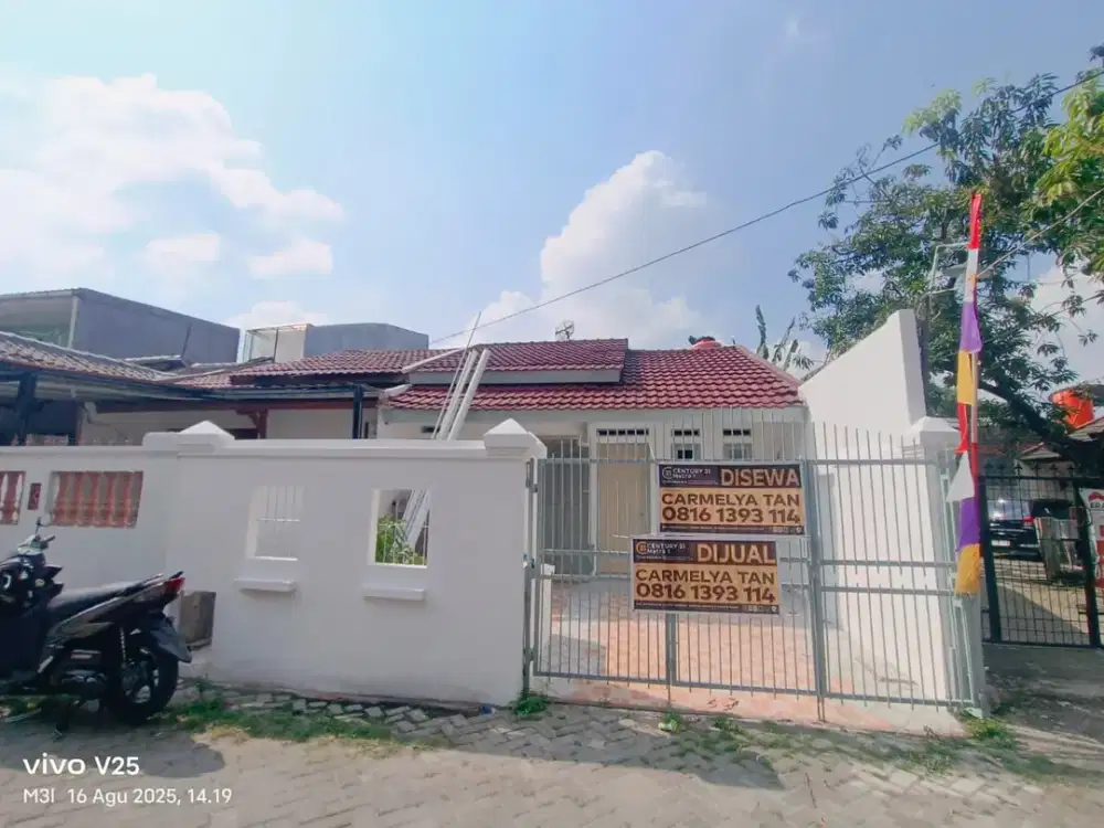 DISEWAKAN Rumah dengan Lokasi dekat 2 Stasiun di Taman Harapan Baru, Bekasi
