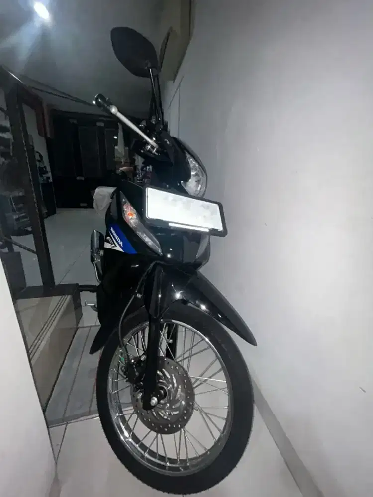 Revo Vit 2026 Biru