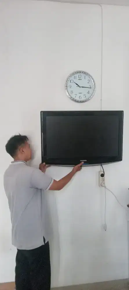 Braket plus pasang atau jasa pasang terima rapih breket bracket led tv