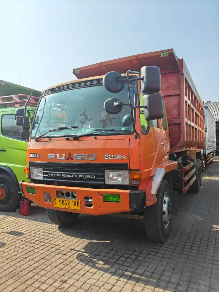 DUMP TRUK MITSUBISHI FUSO M3
