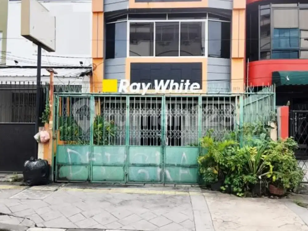 Dijual Rumah di Tanjung Duren, Letak Strategis, Jalan Lebar. bisa Utk Usaha