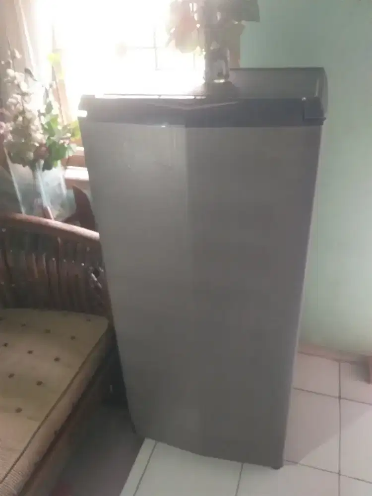 Kulkas 1 pntu normal di pamulang