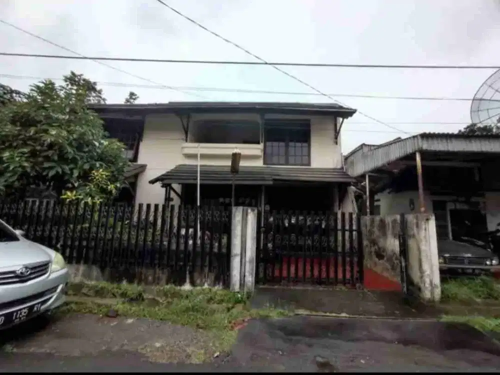 Dijual rumah lama terawat di  arcamanik, sukamiskin Bandung