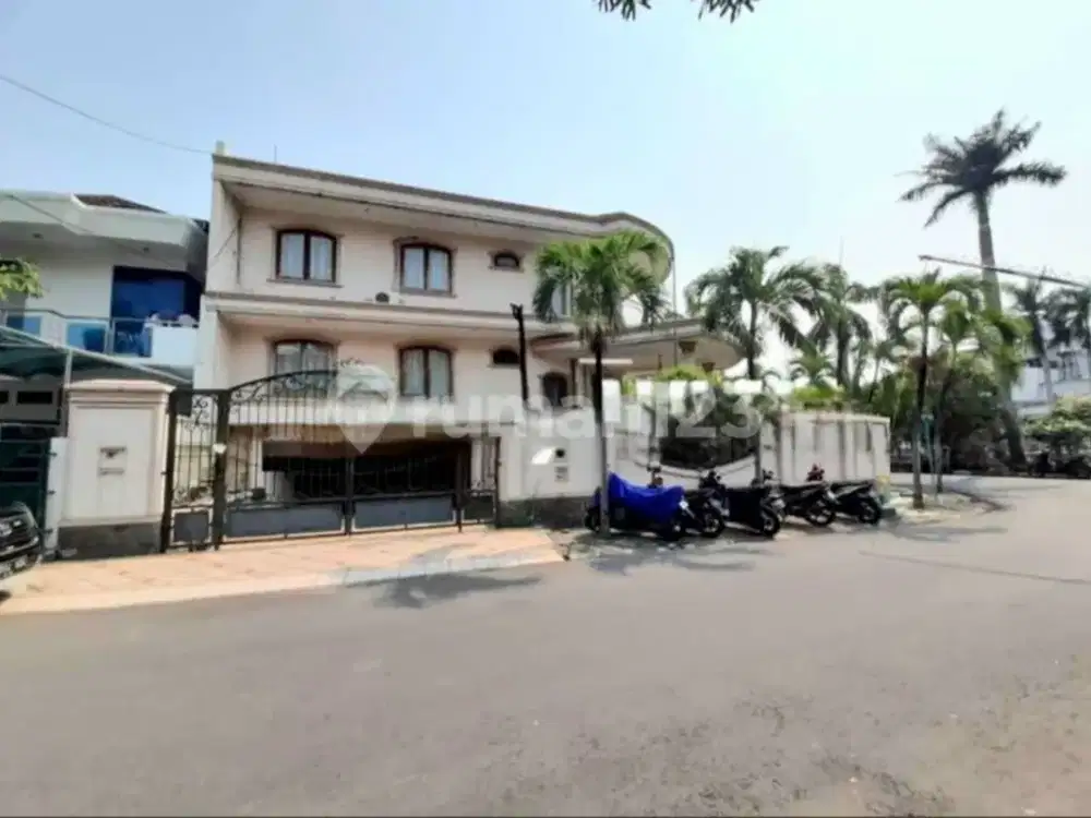 Dijual Rumah di Puri Indah
